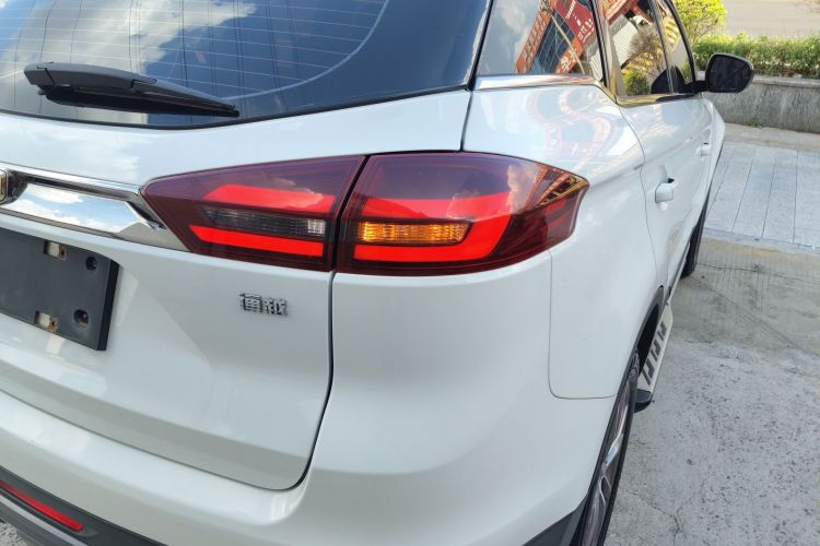 GEELY Boyue 2018 car image #8
