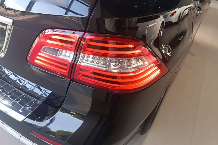 Mercedes-Benz M Class 2015 #8 Mercedes-Benz M Class 2015 car image #8