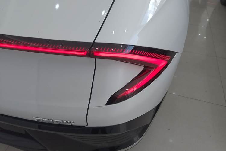 五菱汽车 五菱E5 2024 汽车图片 #8