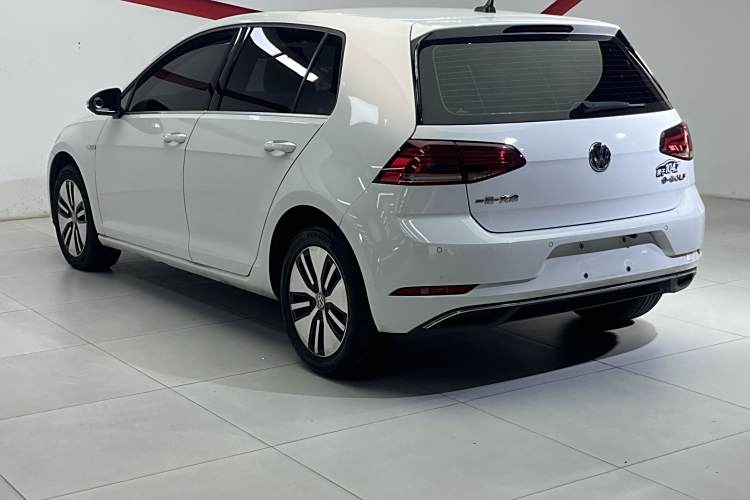Volkswagen Golf Pure Electric 2020 car image #8
