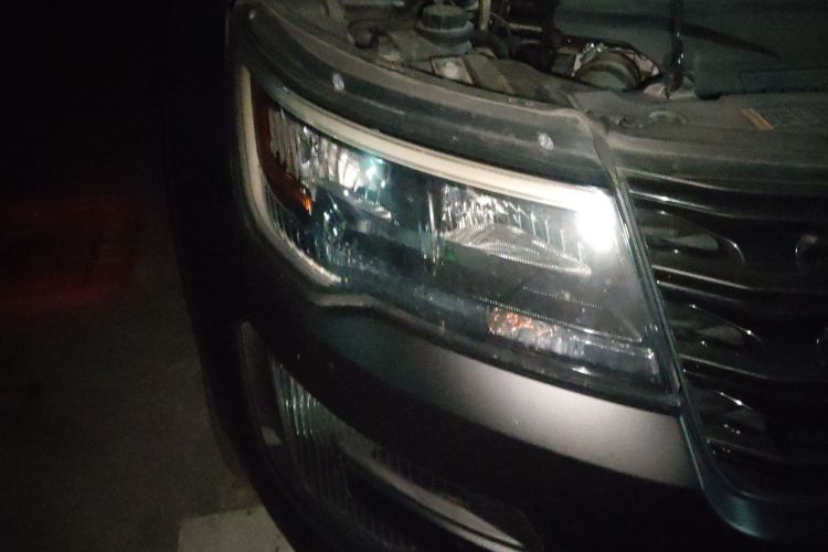 Ford Explorer (Imported) 2015 صورة سيارة #8