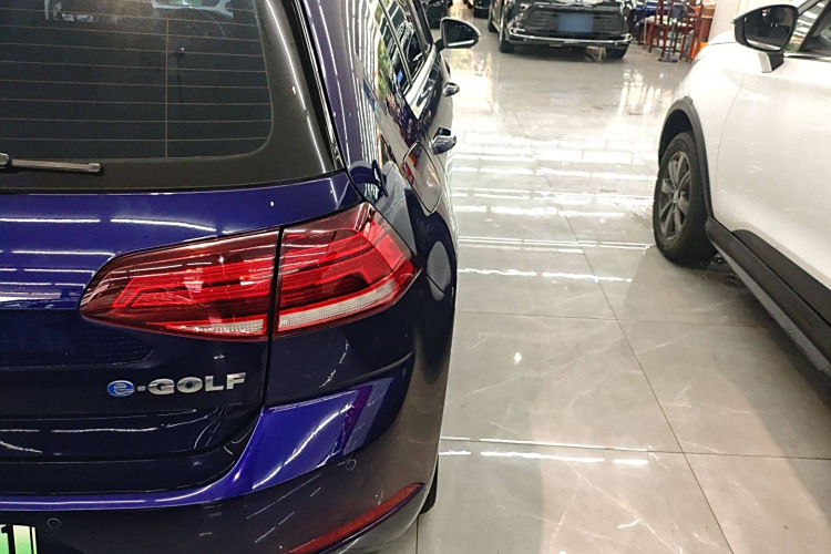 Volkswagen Golf Pure Electric 2020 image de voiture #8