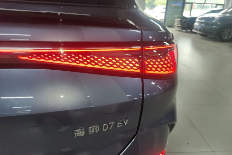 BYD Sea Lion 07 EV 2024 car image #8