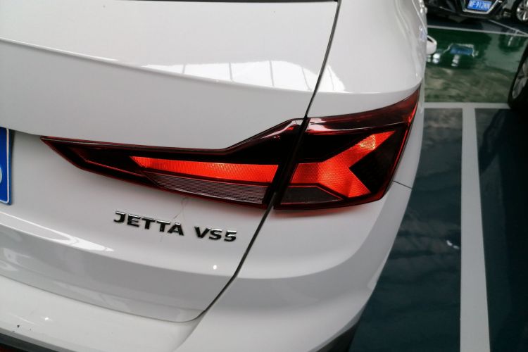 VS5 2022 car image #8