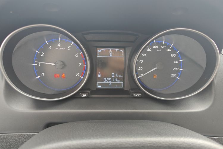 Forthing JOYEAR X5 2015 car image #8