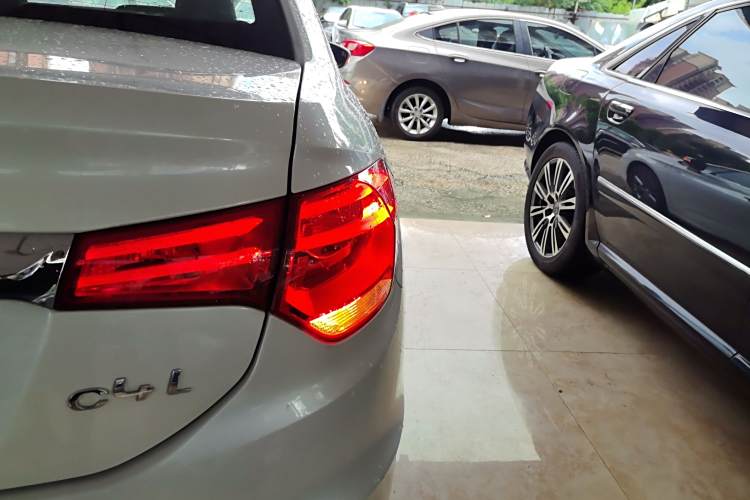 Citroen C4L 2015 car image #8