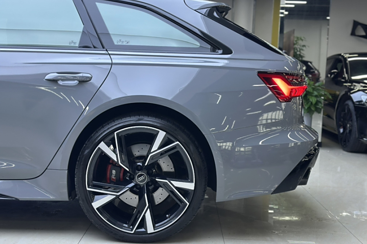 Audi RS 6 2021 car image #8
