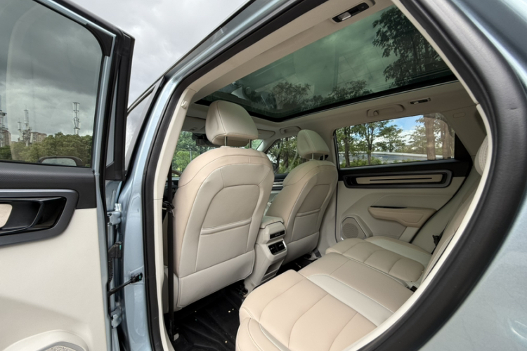 GEELY ICON 2023 car image #8