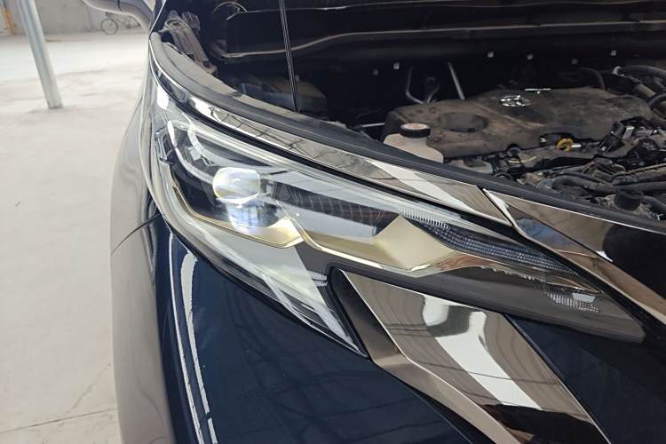 Toyota Granvia 2023 immagine di auto #8