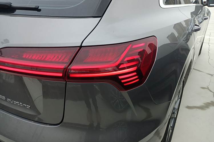 Audi e-tron (Imported) 2019 #8 Audi e-tron (Imported) 2019 car image #8
