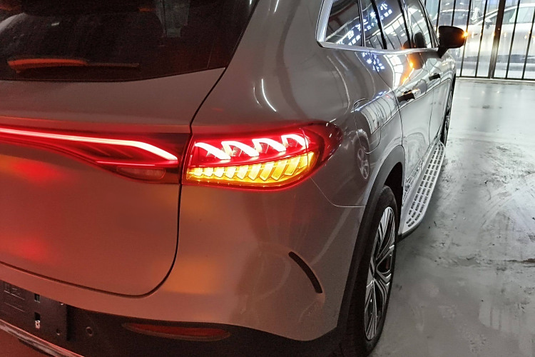 Mercedes-Benz EQE SUV 2023 #8 Mercedes-Benz EQE SUV 2023 car image #8