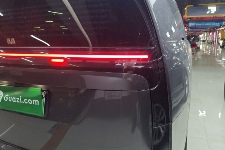 理想汽车 理想MEGA 2024 汽车图片 #8