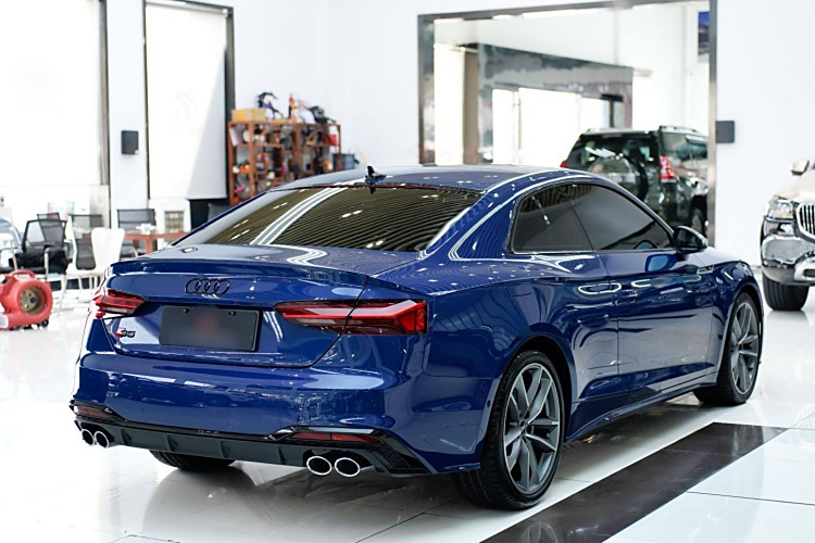 Audi S5 2023 car image #8