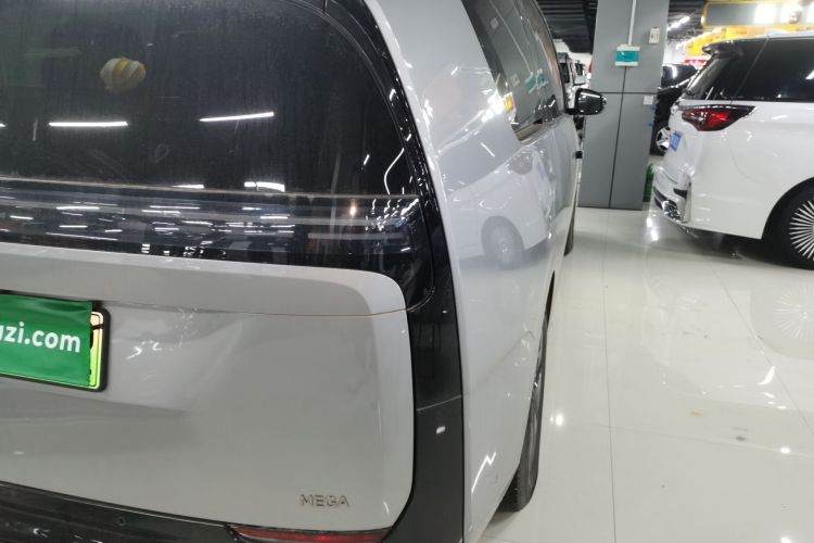 理想汽车 理想MEGA 2024 汽车图片 #8