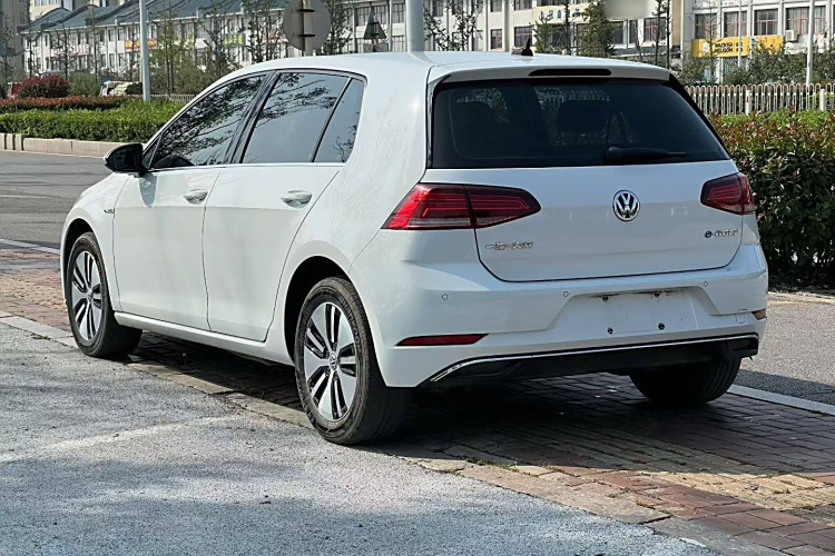 Volkswagen Golf Pure Electric 2020 image de voiture #8