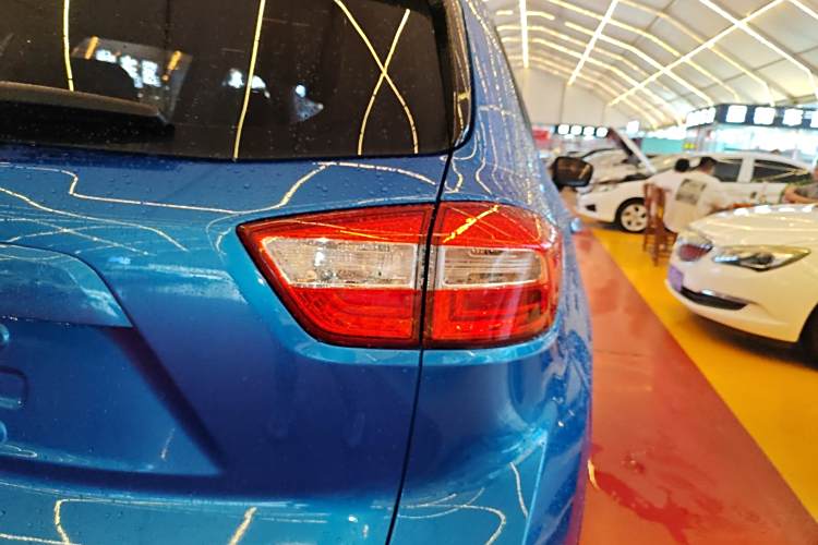 Changan CS15 EV 2017 #8 Changan CS15 EV 2017 imagen de coche #8