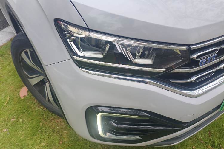 Volkswagen Tayron GTE 2020 car image #8