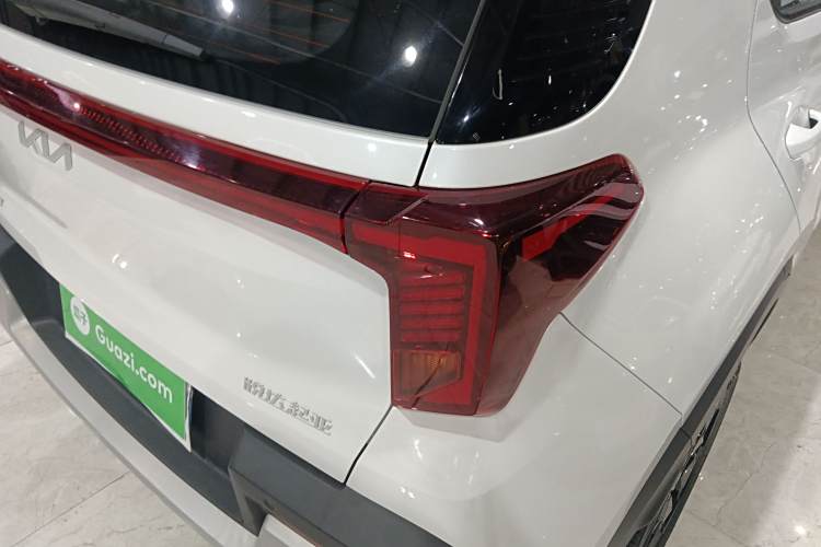 Kia Sonet 2024 immagine di auto #8