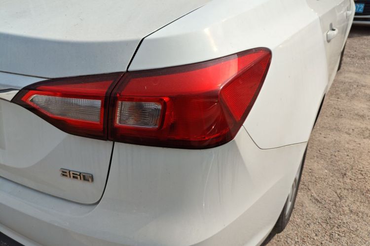 Roewe 360 2016 изображение автомобиля #8