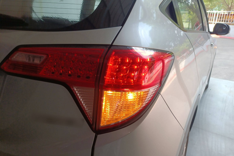 Honda VEZEL 2016 صورة سيارة #8