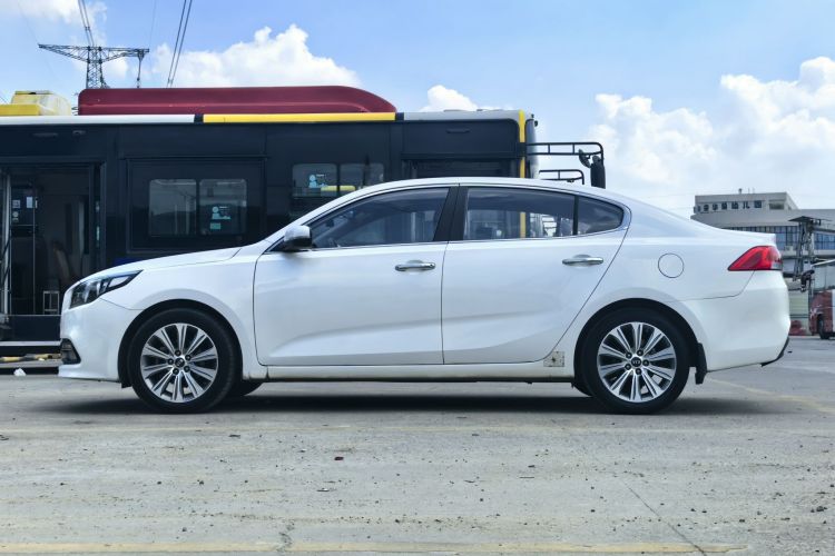 起亚 起亚K4 2016 汽车图片 #8