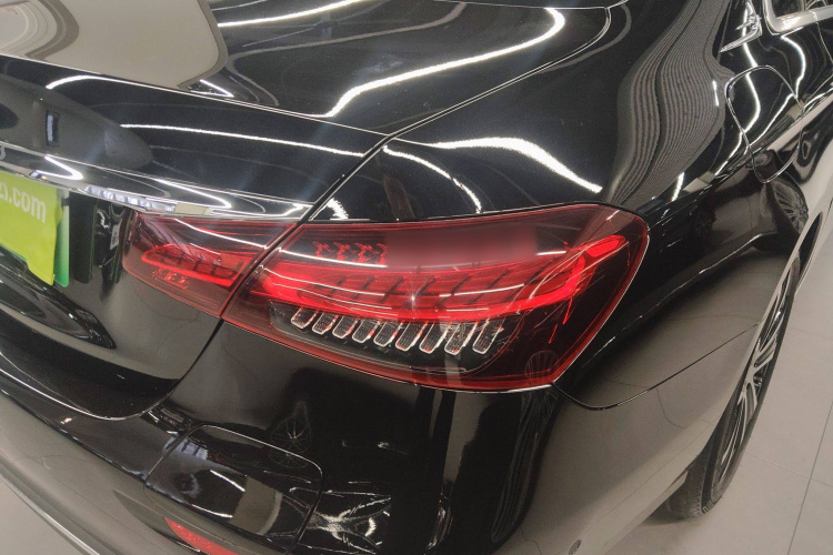 Mercedes-Benz E Class New Energy 2023 car image #8