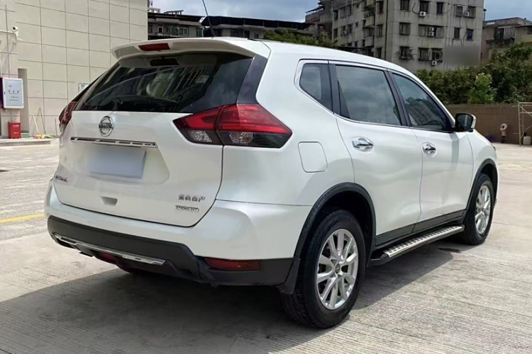 Nissan X-Trail 2019 immagine di auto #8