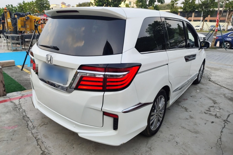 Honda Elysion 2016 imagen de coche #8