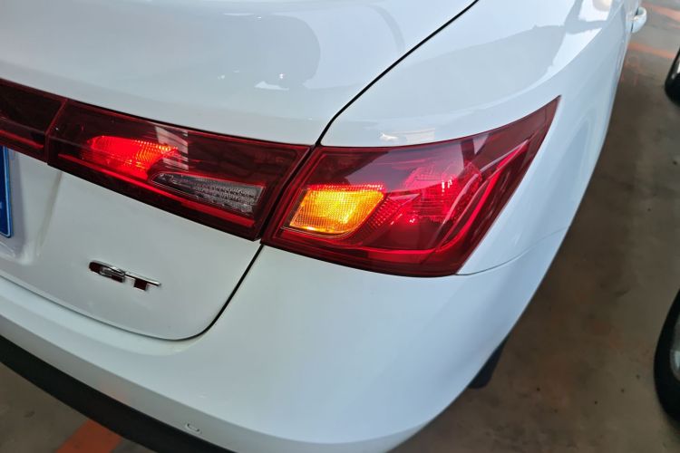 MG GT 2018 car image #8