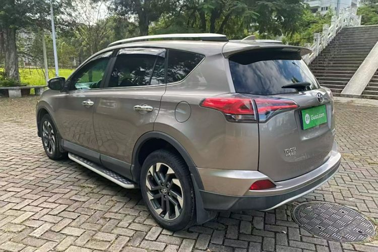 Toyota RAV4 (Imported) 2018 #8 Toyota RAV4 (Imported) 2018 immagine di auto #8