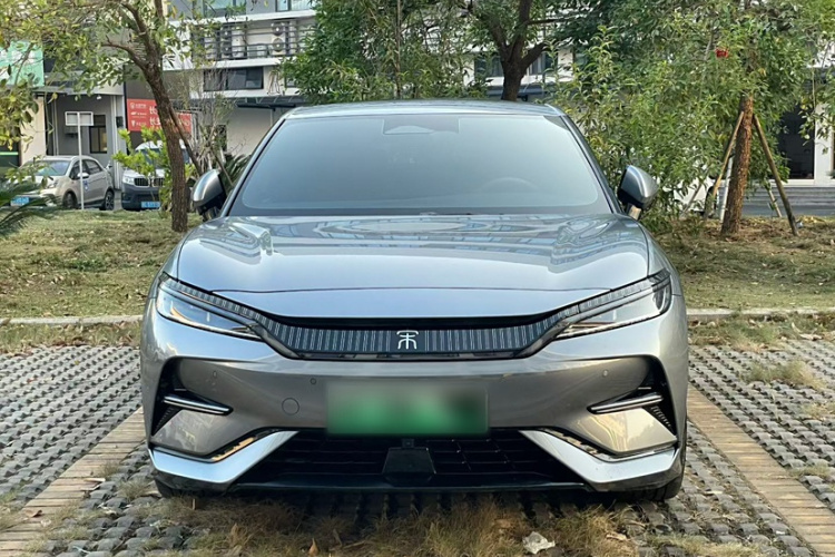 BYD SongL EV 2024 #8 BYD SongL EV 2024 car image #8