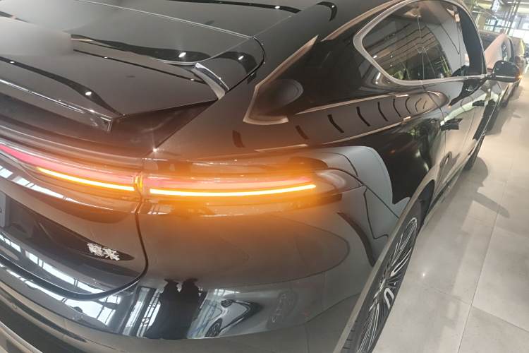 NIO ET9 2024 immagine di auto #8