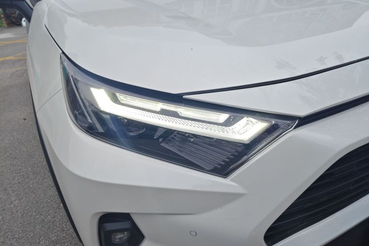 Toyota RAV4 (Imported) 2024 immagine di auto #8