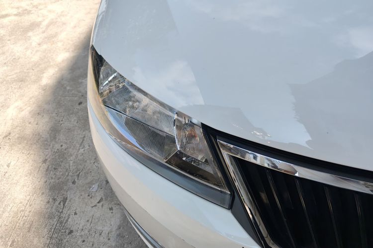 Skoda Rapid Spaceback 2016 car image #8