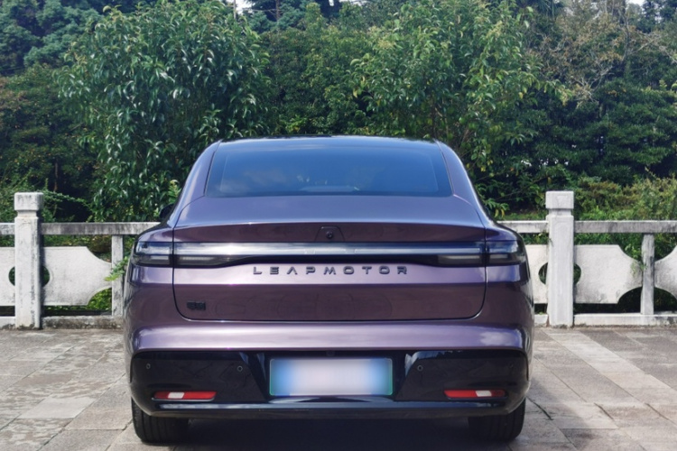 零跑汽车 零跑B01 2025 汽车图片 #8