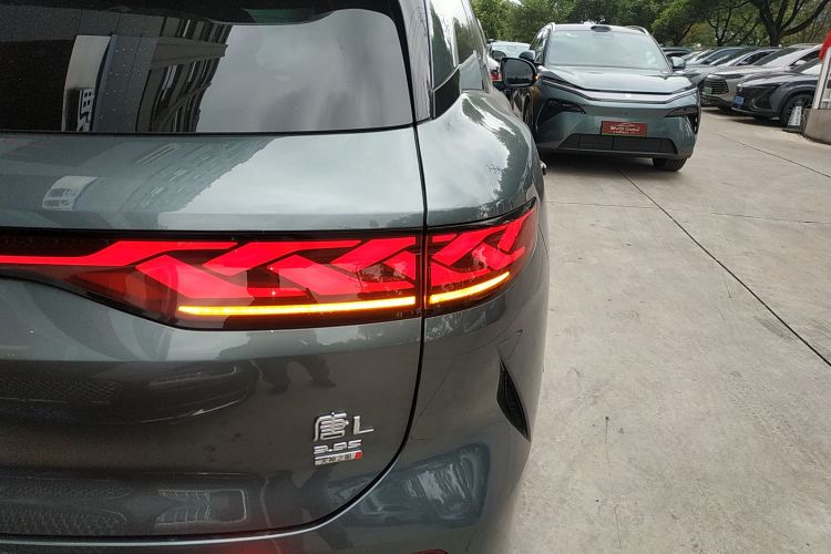 BYD Tang L 2025 immagine di auto #8