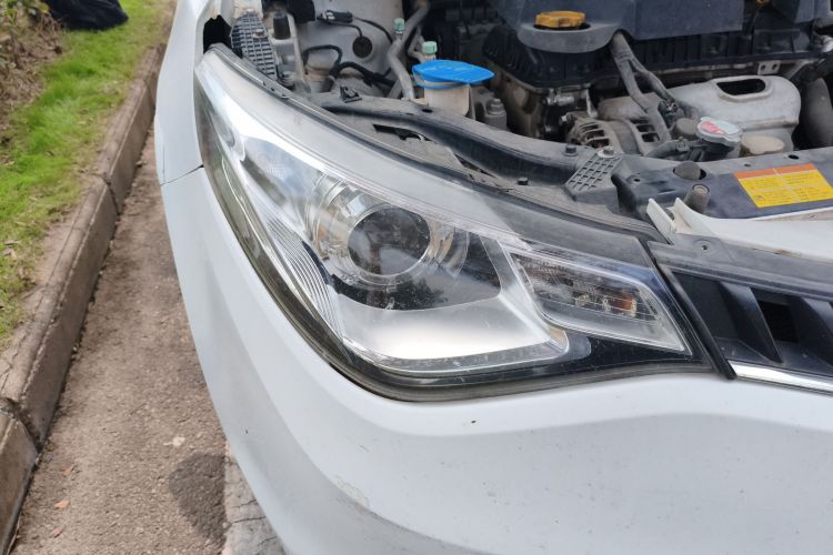 MG GT 2016 car image #8