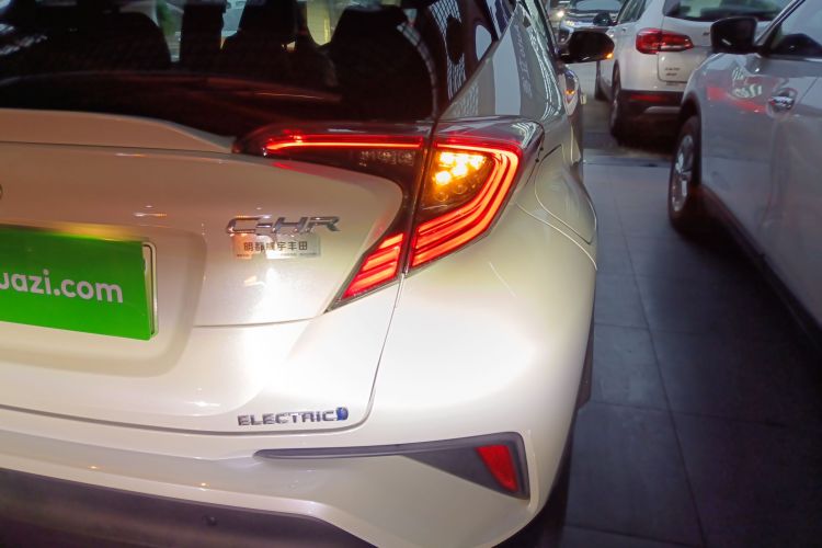 Toyota C-HR EV 2020 #8 Toyota C-HR EV 2020 car image #8