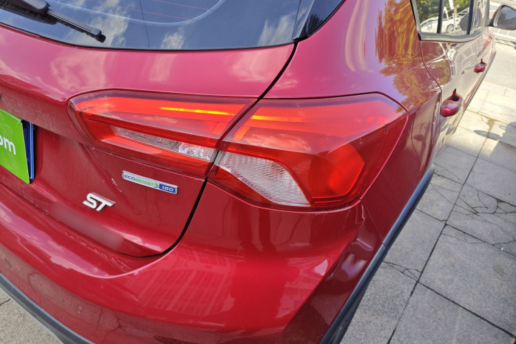 Ford Focus Active 2019 صورة سيارة #8