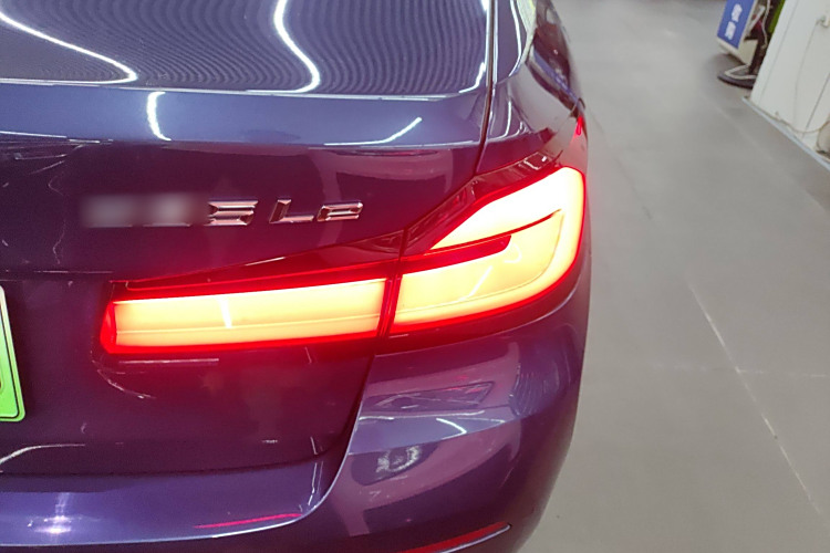 BMW M5 New Energy 2021 car image #8