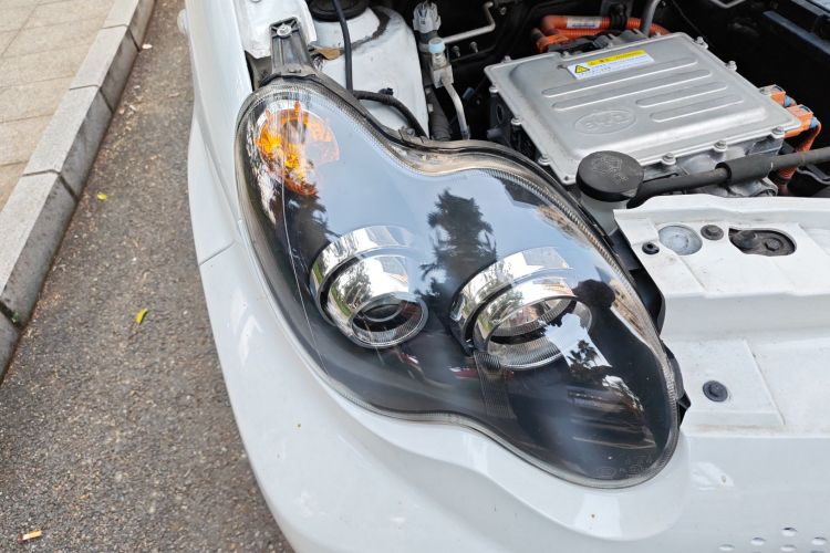 BYD e1 2020 car image #8