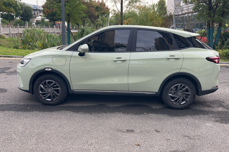 哪吒汽车 哪吒AYA 2023 汽车图片 #8