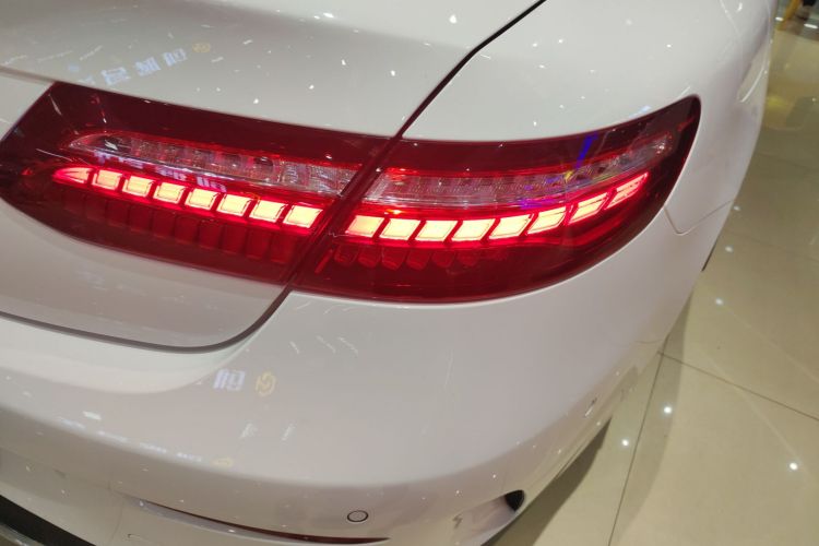 Mercedes-Benz E Class (Imported) 2021 immagine di auto #8