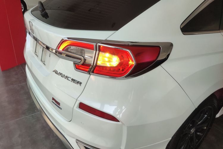 Honda Avancier 2018 immagine di auto #8