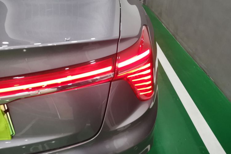 HongQi H5 PHEV 2025 #8 HongQi H5 PHEV 2025 immagine di auto #8