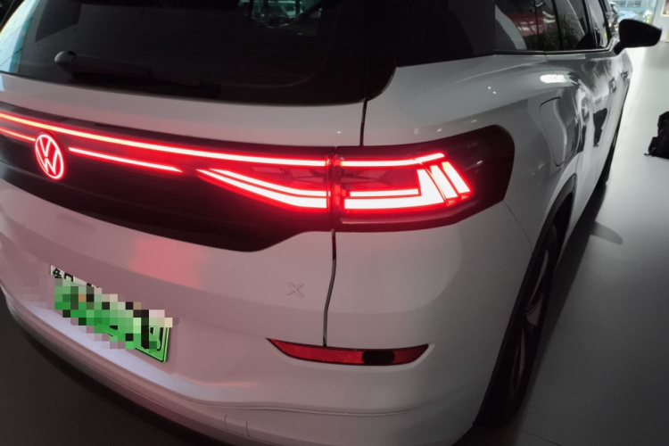 Volkswagen ID.6 X 2023 car image #8