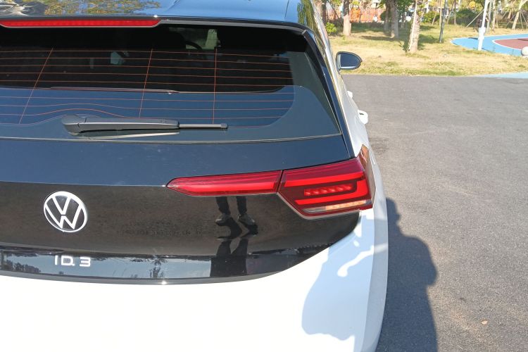 Volkswagen ID.3 2024 immagine di auto #8