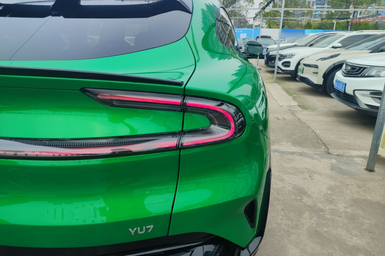 MI YU7 2025 car image #8