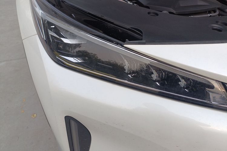 Roewe D5X DMH 2025 car image #8