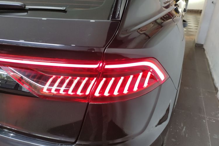 Audi Q8 2020 car image #8